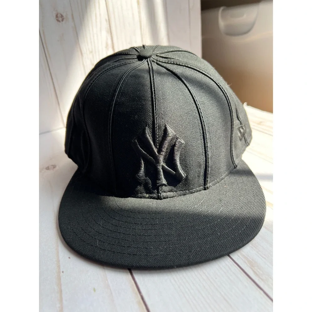 New Era 59Fifty NY Yankees Fitted Hat Black on Black Corded Piping MLB Cap 7 7/8